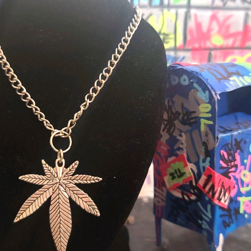Hand Made Potleaf Necklace